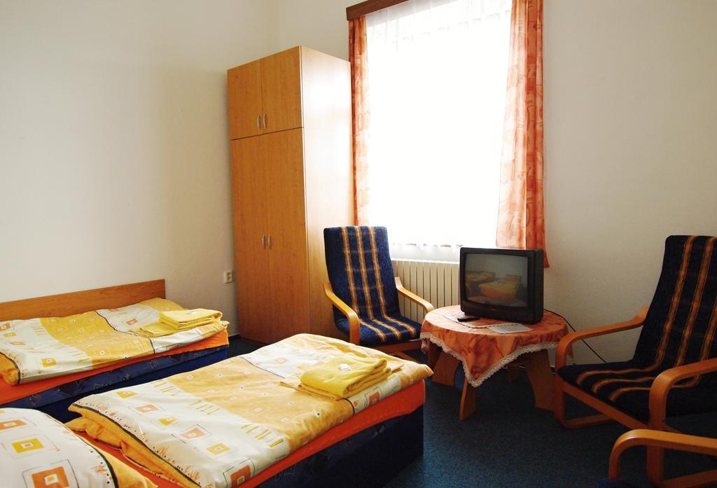 Koleje Zamecek Hotel Lednice Room photo